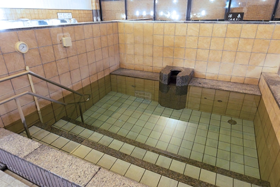 写真:涼泉(水風呂)